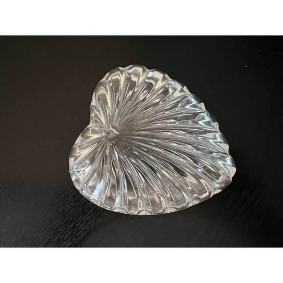 Royal Crystal Rock Crystal Heart Vanity Trinket Box w/ Clamshell Lid - Picture 1 of 3